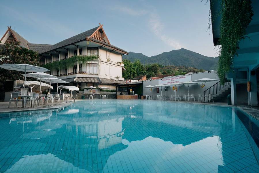 Tirtagangga Hot Spring Resort
