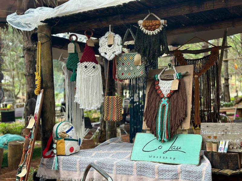 Chợ phiên Măng Đen sôi động với sản vật địa phương