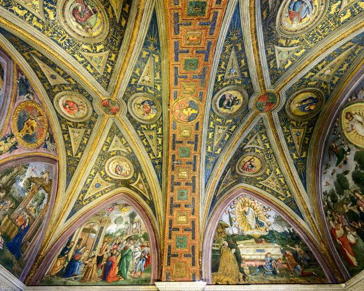 ben-trong-bao-tang-vatican