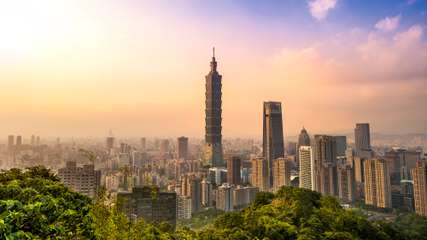 10 Free Things to Do in Taipei in 2026 (Hikes, Temples, Night Markets, and Parks), Traveloka Xperience