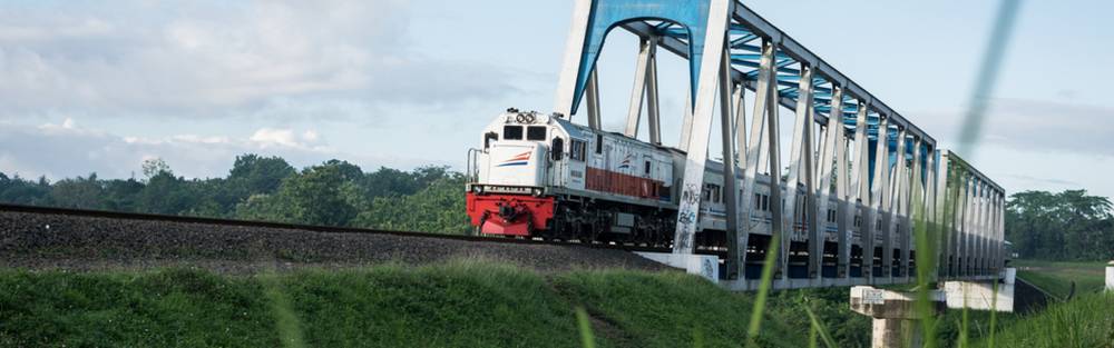 Tips Nyaman Naik Kereta ke Bandung