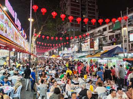 Jalan Alor Food Street Guide: Best Dishes, Stalls and Travel Tips