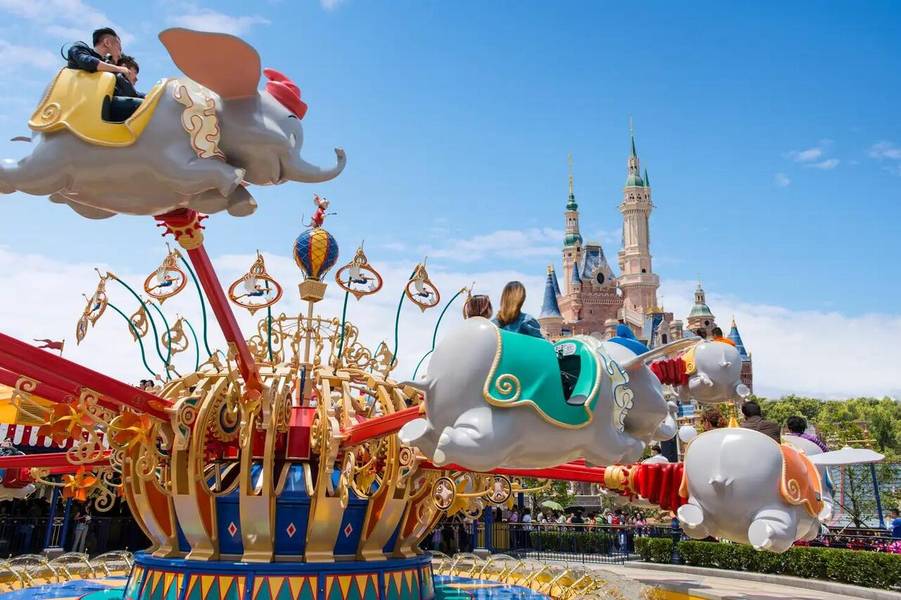 Shanghai Disneyland là toạ độ vui chơi giải trí hấp dẫn dành cho cả gia đình. 