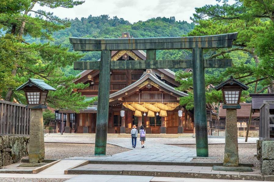 Ngôi đền Izumo Taisha cổ kính là điểm đến được nhiều du khách lựa chọn ghé thăm.