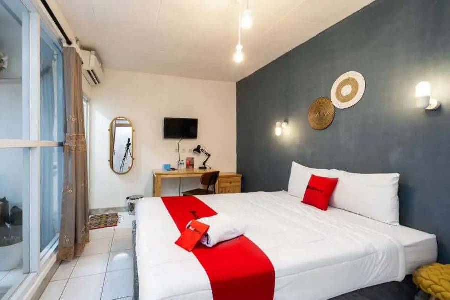 RedDoorz near Exit Toll Bogor - Bedroom