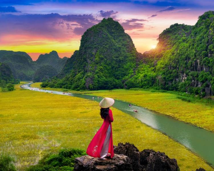 Khung cảnh lãng mạn của Tam Cốc - Bích Động.