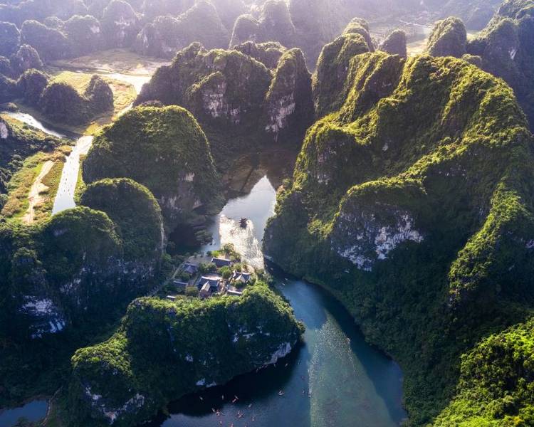 Du lịch Ninh Bình - cố đô Hoa Lư với bề dày lịch sử đáng kính