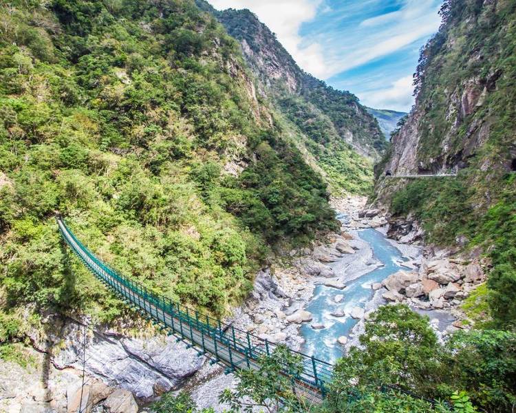 Vườn quốc gia Taroko nổi tiếng với hẻm đá cẩm thạch đẹp nhất thế giới.