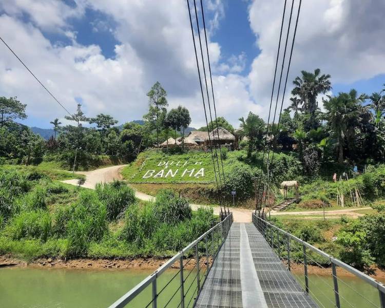 Bản Mạ mang đến trải nghiệm du lịch cộng đồng độc đáo với cảnh sắc nguyên sơ và văn hóa đậm đà của người Thái.