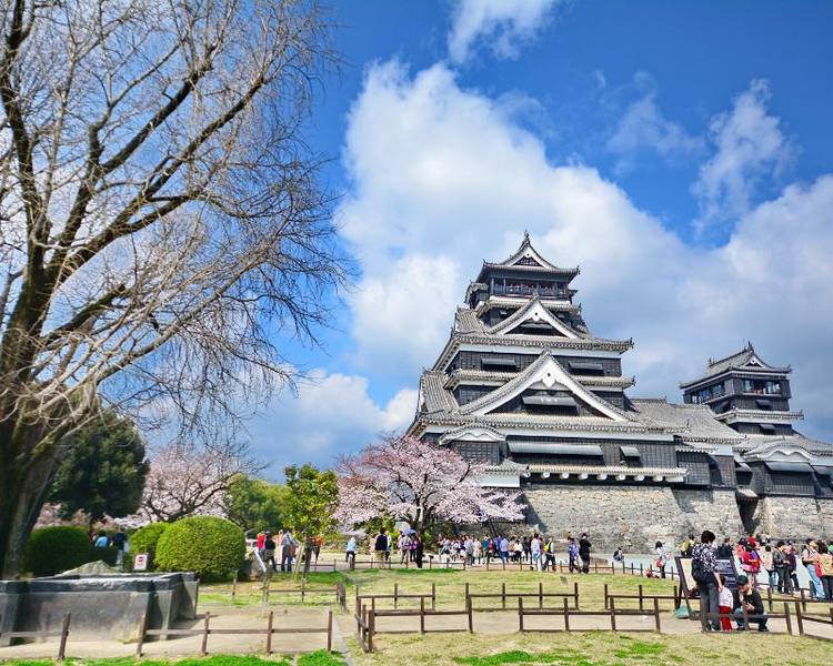 Lâu đài Kumamoto được xem là một trong các địa điểm du lịch vùng Kyushu đẹp nhất hiện nay