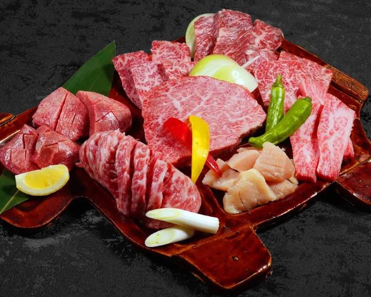 Kyushu cũng là nơi sản sinh ra một số loại Wagyu hảo hạng, đặc biệt là Saga beef và Miyazaki beef