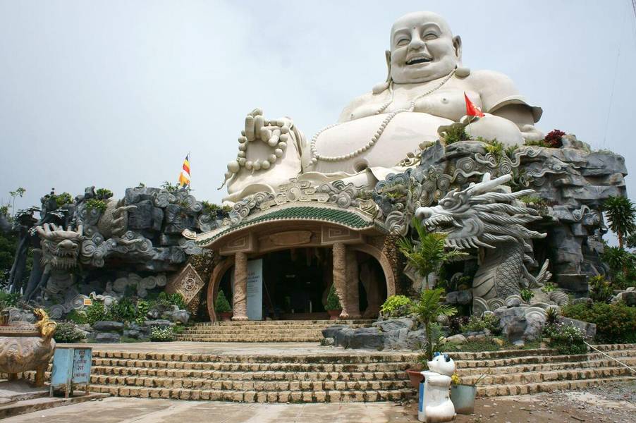 Tượng Phật lớn tại Núi Cấm, An Giang