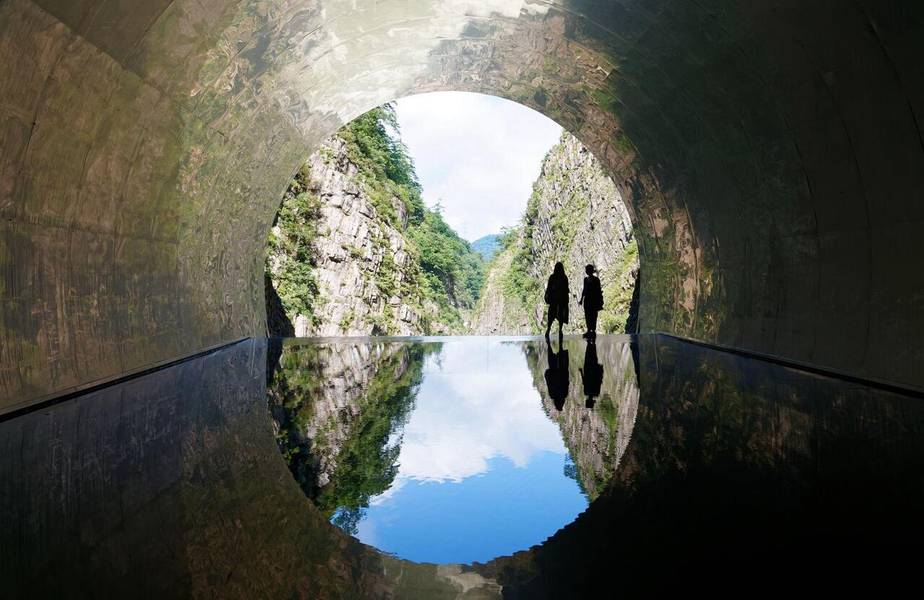 Đường hầm ánh sáng tại Niigata với vẻ đẹp kì bí.