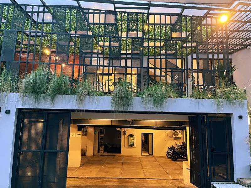 Sembilan House - Building