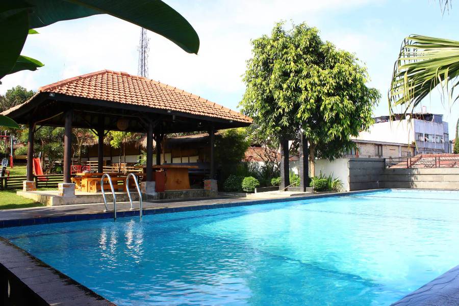 The Rizen Hotel Puncak - Swimming Pool