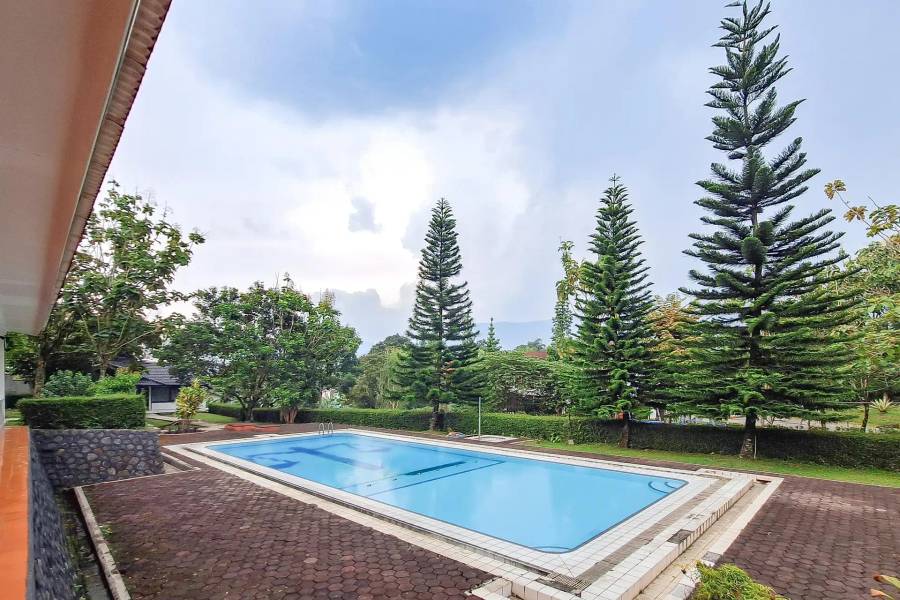 Urbanview Hotel Tridaya Cisarua Puncak - Swimming Pool