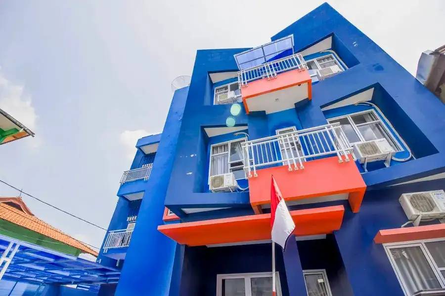 RedDoorz Syariah near Metropolitan Mall Bekasi - Building