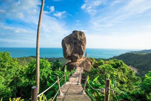 เที่ยวสมุยที่หินซ้อน (Overlap Stone)