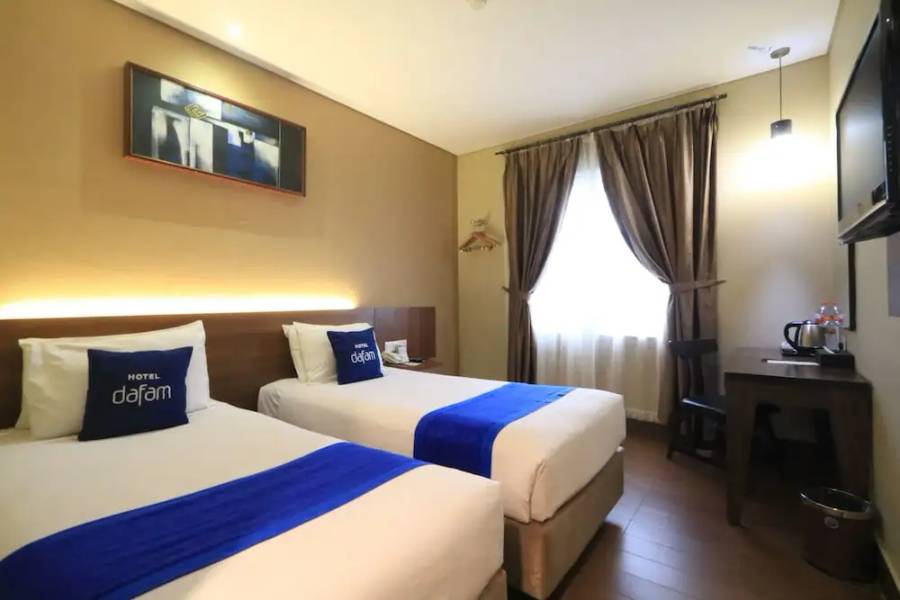 Hotel Dafam Cilacap - Bedroom