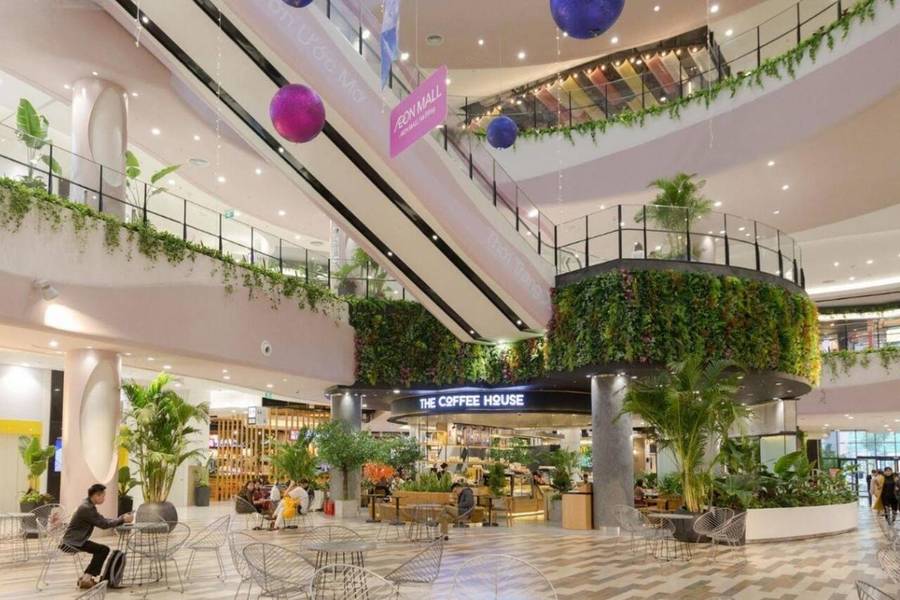 Không gian tại Aeon Mall Hà Đông đậm chất xanh. 