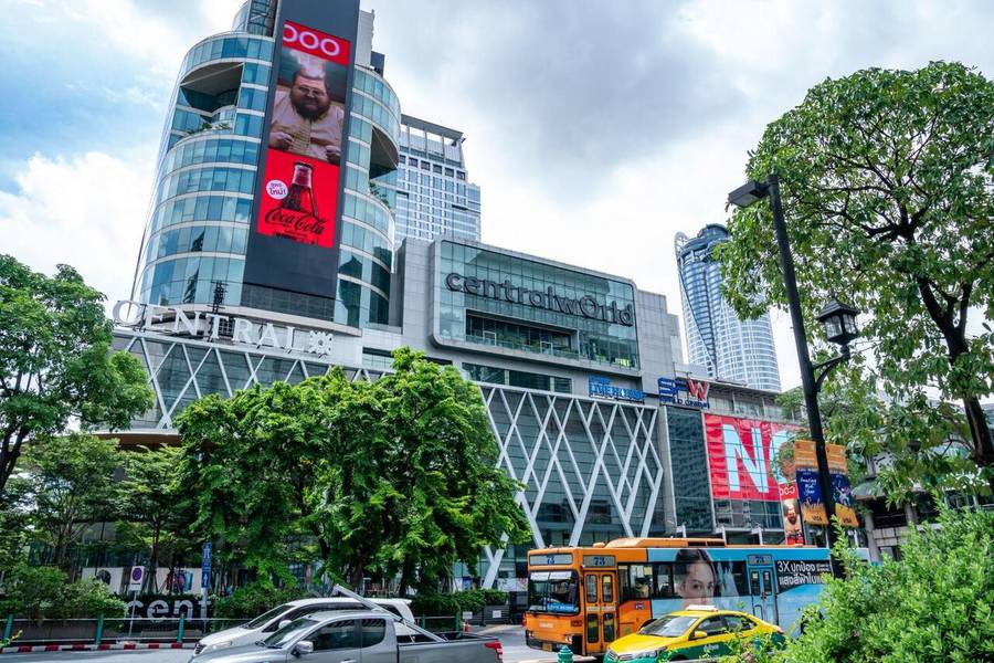 Tòa nhà Central World là trung tâm thương mại lớn nhất Thái Lan. 