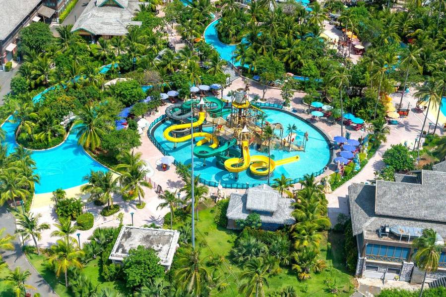 Rất nhiều trò chơi cảm giác mạnh hấp dẫn đang đón chờ du khách trong tour.