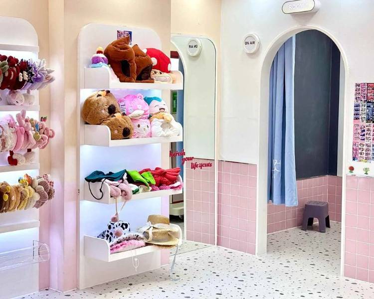 Tiệm chụp ảnh photobooth Life Four Cuts tại AEON Mall Bình Tân.