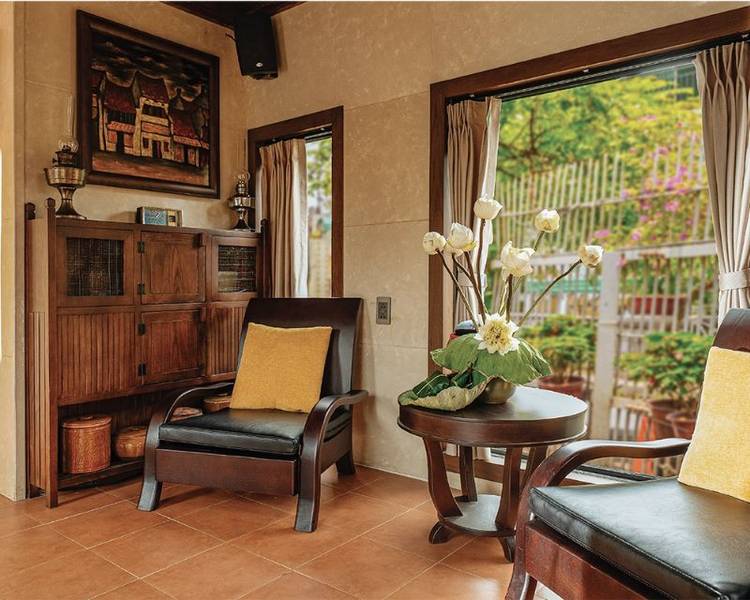 Cảm nhận nét đẹp di sản đậm chất Hà Nội xưa vô cùng đơn giản với các góc check-in vô cùng hoài niệm trên tàu 5 cửa ô Hà Nội.