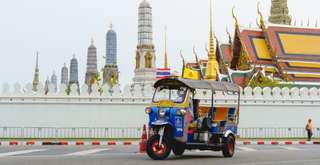 Eksplorasi Thailand dengan TukTuk: Cara Seru Menjelajahi Negeri Gajah Putih, Xperience Team