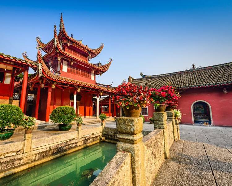 Ngôi chùa nhỏ nằm trên Núi Trống tại Phúc Châu.