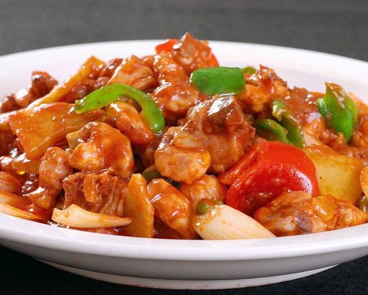 Thịt lợn xào chua ngọt là món đặc sản nổi tiếng tại Cát Lâm.