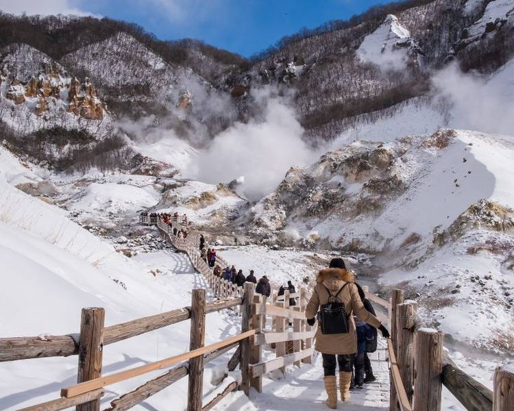 Vẻ đẹp hùng vĩ của thung lũng địa ngục Noboribetsu tại Hokkaido.