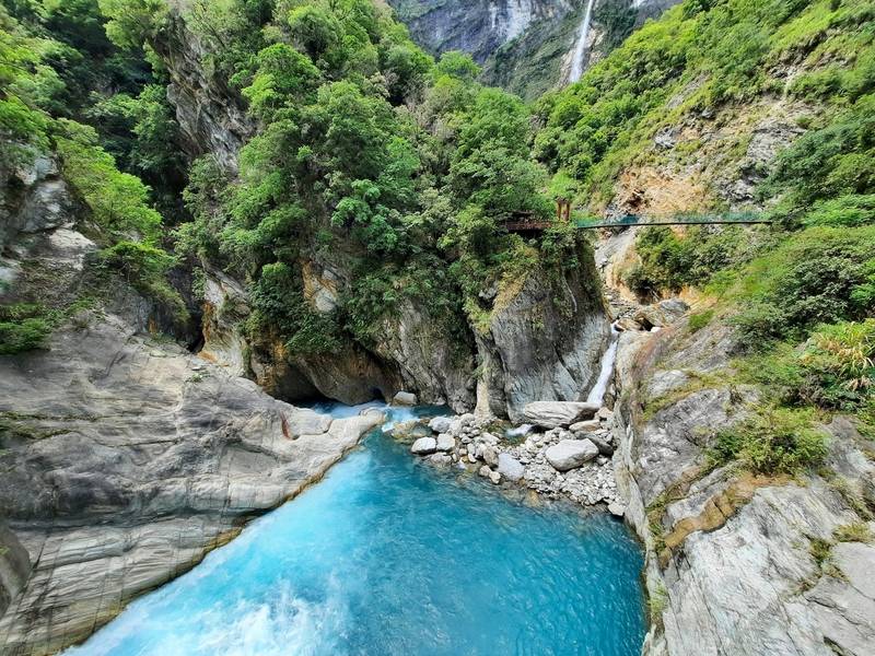 Công viên quốc gia Taroko là điểm đến đáng trải nghiệm khi đi du lịch Đài Loan. 