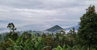 Menyegarkan Mata di Gunung Sadahurip: Spot Terbaik Melihat Guntur dan Talaga Bodas, Xperience Team