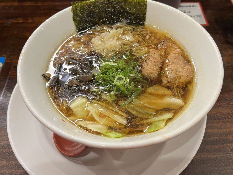 Một tô ramen tiêu chuẩn tại Nhật Bản.