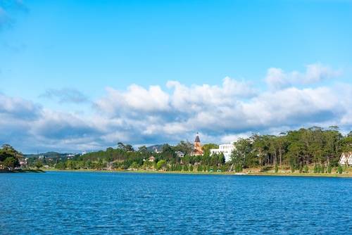 ทะเลสาบซวนเฮือง (Xuan Huong Lake)