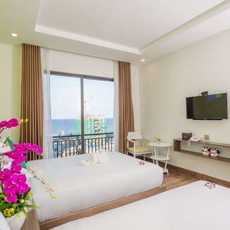 Raon Danang Beach Hotel
