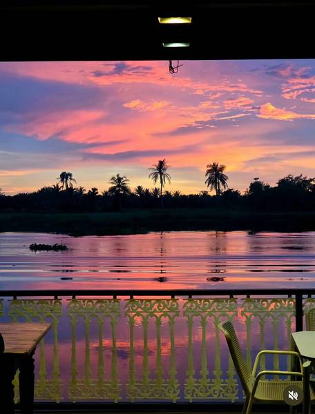 Rays River Cafe