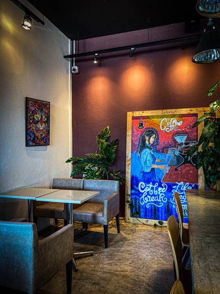 Guzzjung Cafe' Co-Working Space (สาขานิวทาวน์)