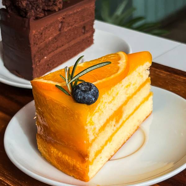 Guzzjung Cafe' and Alexkoff Roaster แยกวัดพระธาตุเชิงชุม