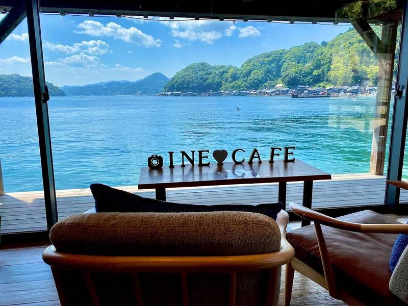 Không gian bên trong quán The Ine Cafe.