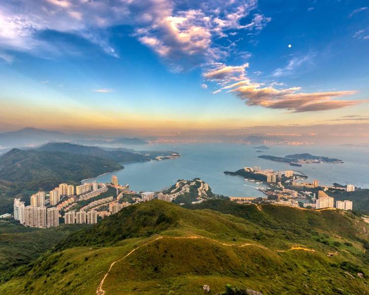 Đại Nhĩ Sơn là hòn đảo lớn nhất Hong Kong.
