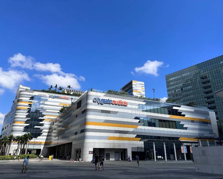 Citygate Outlets tại Đại Nhĩ Sơn là nơi quy tụ hàng trăm thương hiệu nổi tiếng với giá siêu hời.