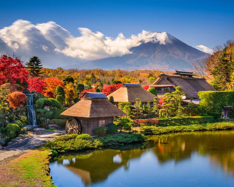 Mùa thu là một trong những thời điểm rất lý tưởng để đến Oshino Hakkai.