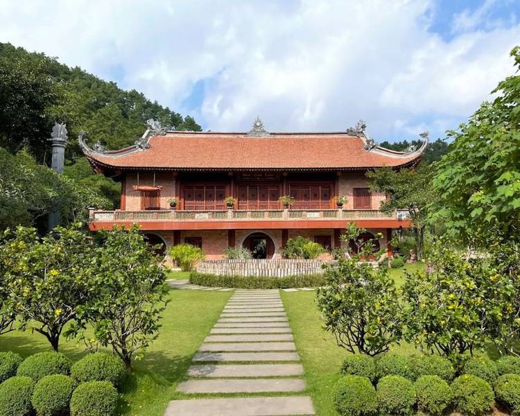 Chùa Địa Tạng Phi Lai là điểm đến tâm linh nổi tiếng bậc nhất Hà Nam.