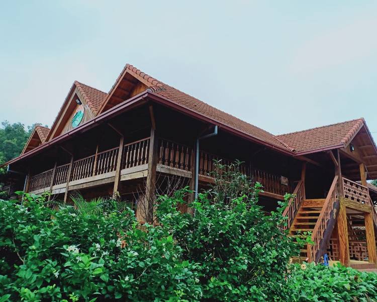 Nhà sàn Tại Eduland Ba Vì Hà Nội.