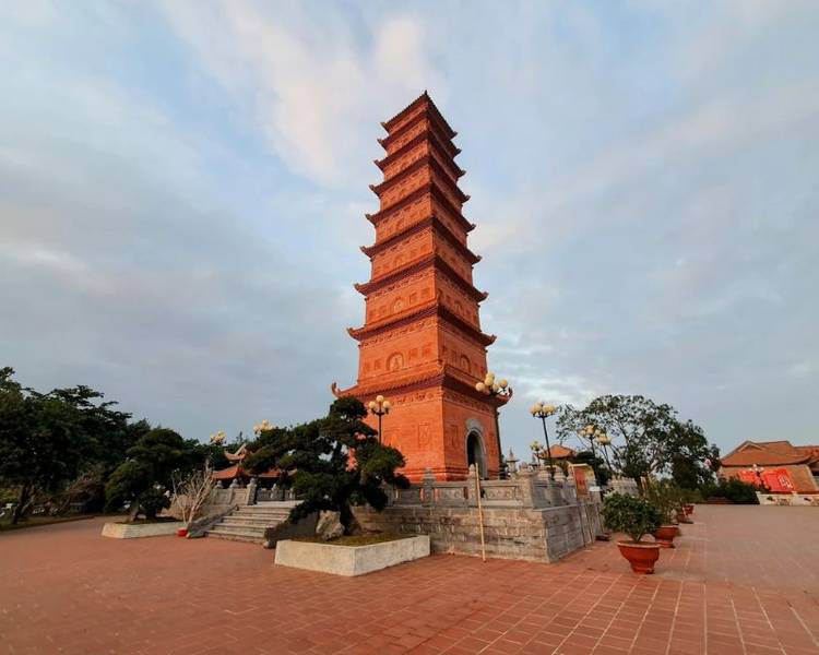 Chùa Tháp Tường Long là biểu tượng mang đậm giá trị lịch sử của Đồ Sơn.