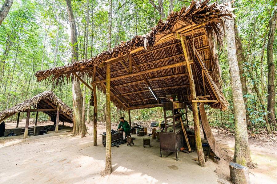 Địa đạo Củ Chi là kỳ quan quân sự độc đáo của Việt Nam.