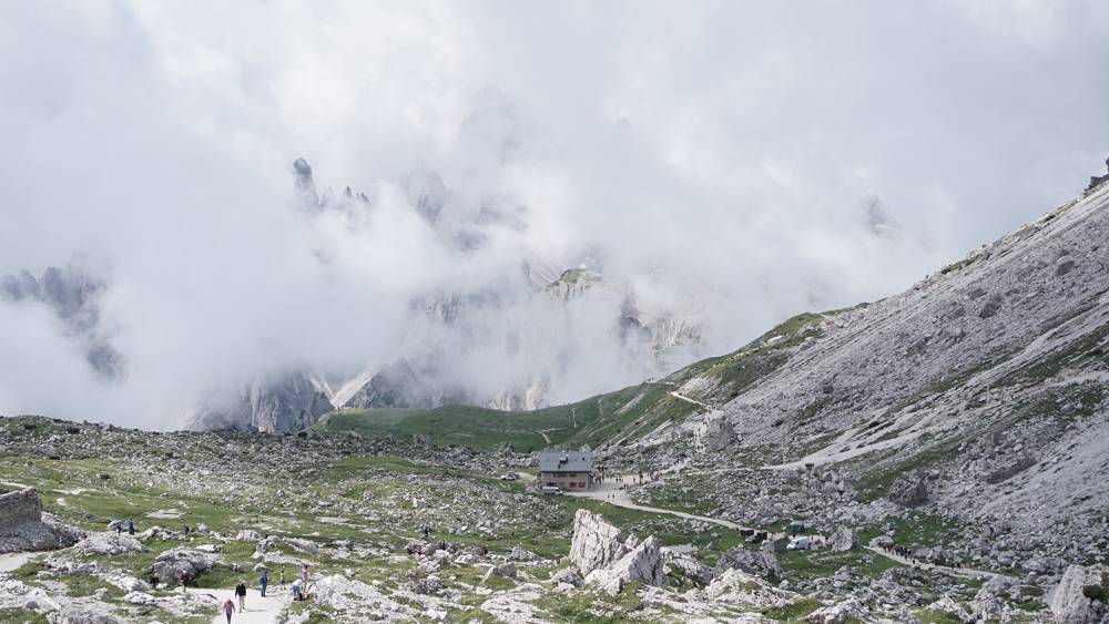 เดินป่าเส้นทาง Tre Cime di Lavaredo