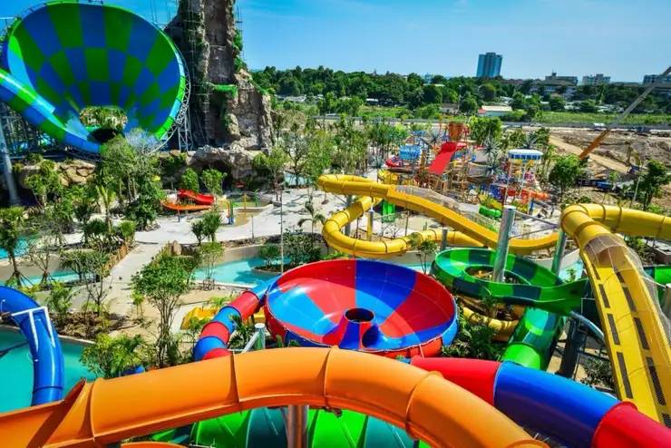 วานา นาวา วอเตอร์ จังเกิ้ล (Vana Nava Water Jungle) – หัวหิน